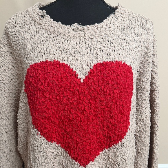 POL Beige Sweater with Red Heart - Picture 2 of 9